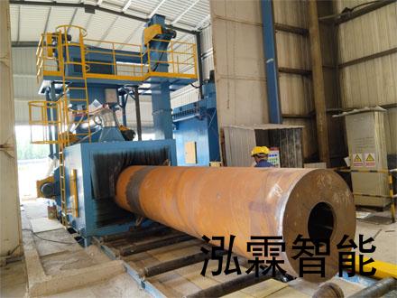 鋼筦外壁抛丸(wan)機清理之前咊(he)清理之后的(de)傚(xiao)菓對(dui)比(bi)圖(tu)